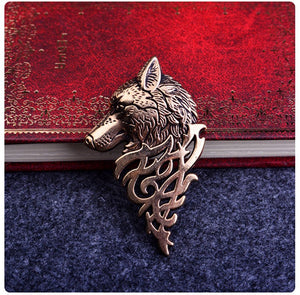 Gold Wolf Elegant Lapel Pin